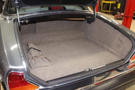 Vehicle Image 3 - 1988 Jaguar VDP