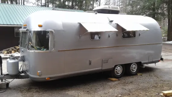 Vehicle Image 11 - 1973 Airstream Argosy