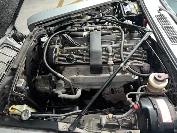 Vehicle Image 6 - 1977 Jaguar XJ6L