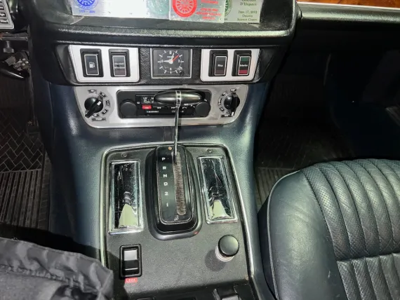Vehicle Image 10 - 1977 Jaguar XJ6L