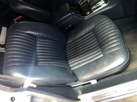 Vehicle Image 11 - 1977 Jaguar XJ6L