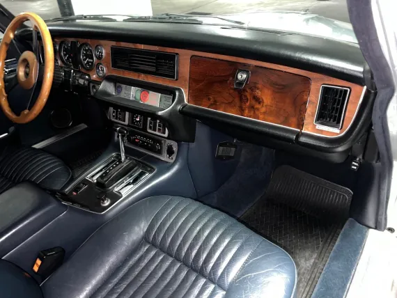 Vehicle Image 12 - 1977 Jaguar XJ6L