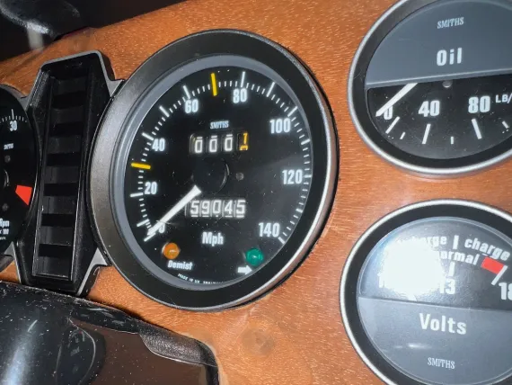 Vehicle Image 17 - 1977 Jaguar XJ6L