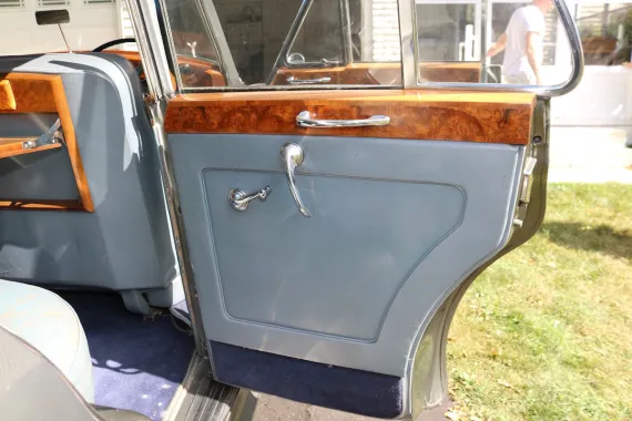 Vehicle Image 6 - 1961 Rolls-Royce Silver Cloud II RHD