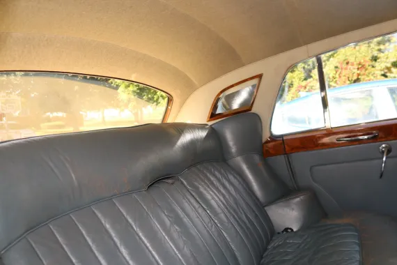 Vehicle Image 7 - 1961 Rolls-Royce Silver Cloud II RHD
