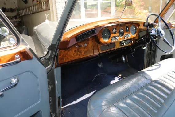 Vehicle Image 9 - 1961 Rolls-Royce Silver Cloud II RHD