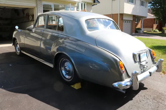 Vehicle Image 12 - 1961 Rolls-Royce Silver Cloud II RHD