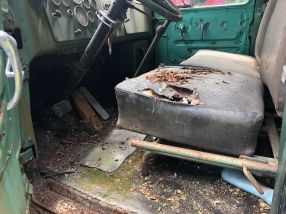 Vehicle Image 6 - 1952 Mack B33 Tractor Truck
