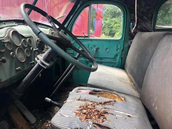 Vehicle Image 7 - 1952 Mack B33 Tractor Truck