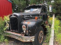 Thumbnail 11 - 1952 Mack B33 Tractor Truck