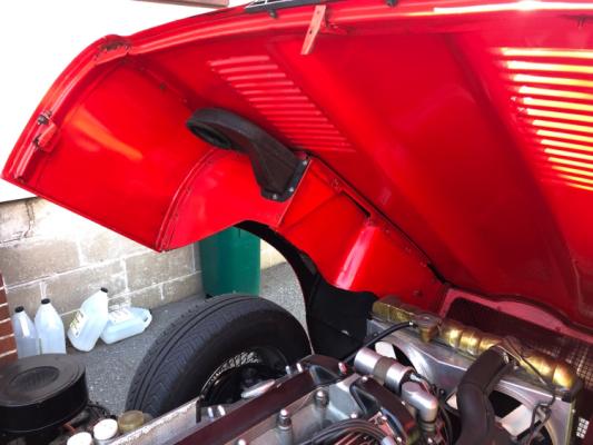 Vehicle Image 5 - 1968 Jaguar E-Type Roadster (red)