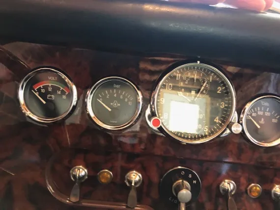 Vehicle Image 9 - 1990 Morgan Plus 8