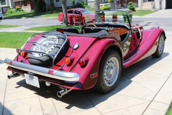Vehicle Image 12 - 1990 Morgan Plus 8