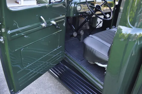 Vehicle Image 8 - 1948 Ford F47 truck