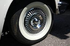 Thumbnail 2 - 1957 Ford Thunderbird 2 door convertible with Port Hole hardtop