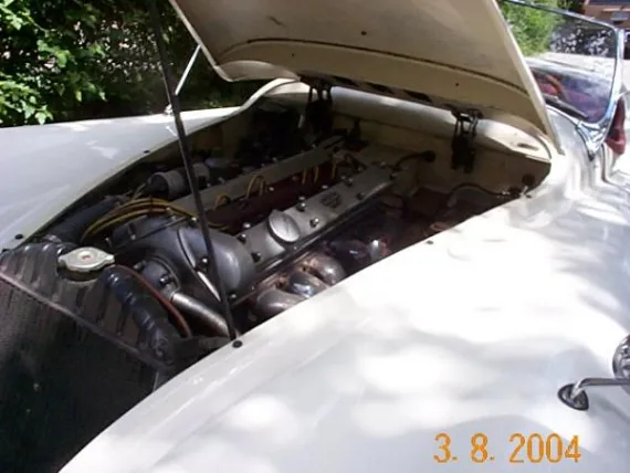 Vehicle Image 4 - 1956 Jaguar XK140 Roadster