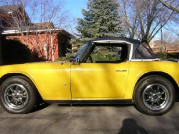 Vehicle Image 1 - 1976 Triumph TR6