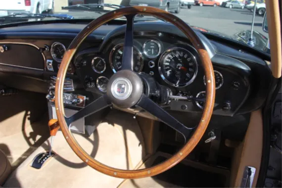 Vehicle Image 10 - 1967 Aston Martin DB6