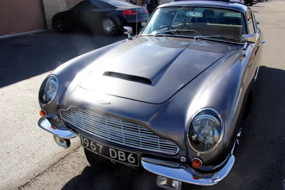 Vehicle Image 30 - 1967 Aston Martin DB6