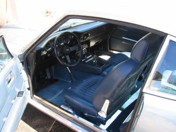 Vehicle Image 16 - 1975 Aston Martin V8