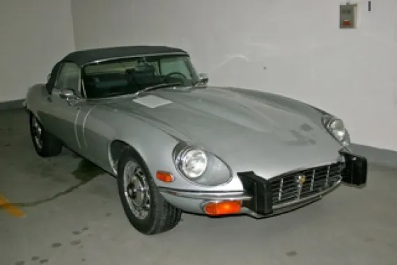 Vehicle Image 8 - 1974 Jaguar XKE Series 3 Roadster