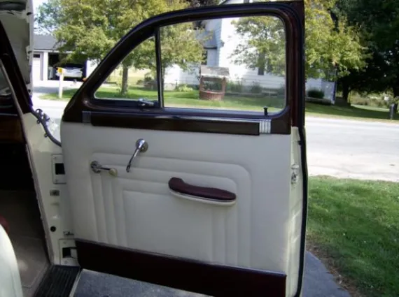 Vehicle Image 4 - 1948 Packard Super