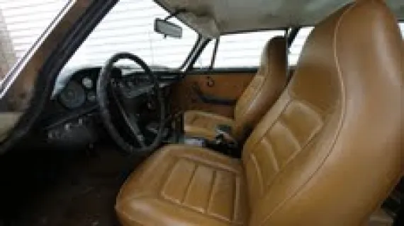 Vehicle Image 1 - 1972 Volvo P1800 ES