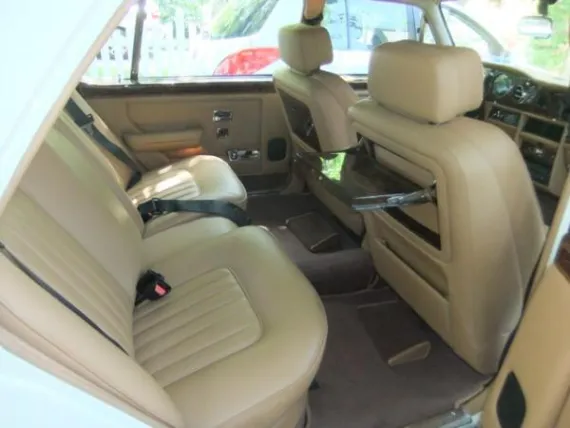 Vehicle Image 9 - 1988 Rolls Royce Silver Spur
