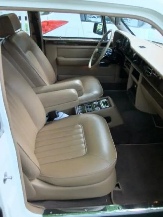 Vehicle Image 12 - 1988 Rolls Royce Silver Spur