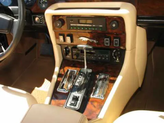 Vehicle Image 5 - 1987 Jaguar XJ6 Vanden Plas