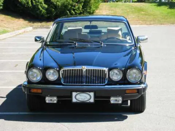 Vehicle Image 17 - 1987 Jaguar XJ6 Vanden Plas