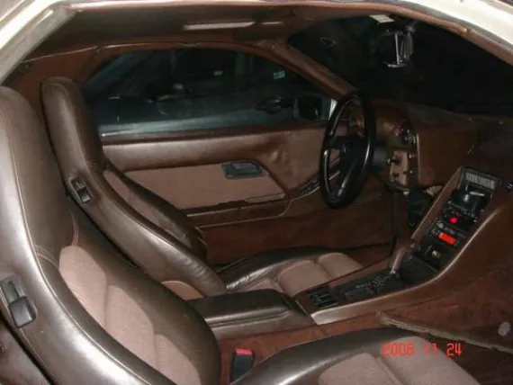 Vehicle Image 4 - 1985 Porsche 928S