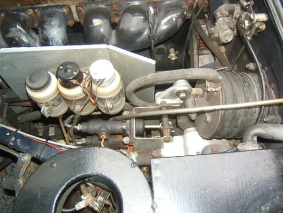 Vehicle Image 12 - 1962 Jaguar XKE Roadster Flat Floor