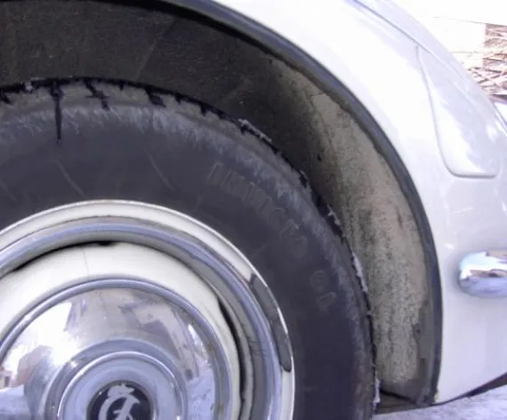 Vehicle Image 15 - 1969 Daimler 250 V8