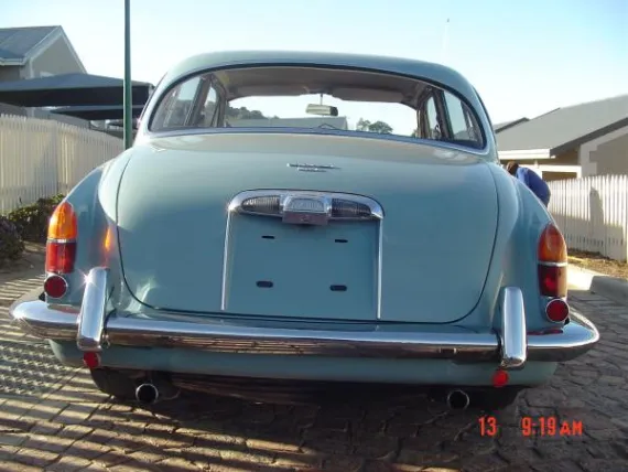 Vehicle Image 2 - 1968 Jaguar 3.8 S