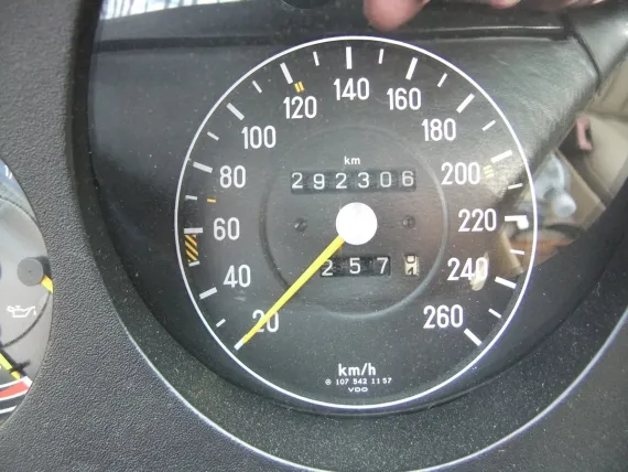 Vehicle Image 10 - 1988 Mercedes-Benz 560SL