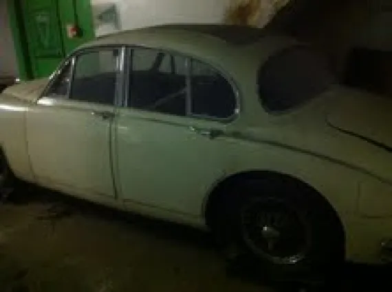 Vehicle Image 3 - 1961 Jaguar MKII