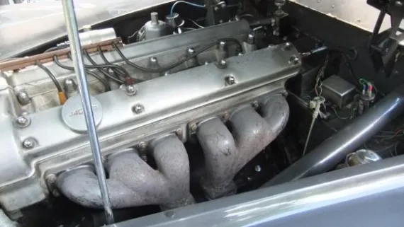 Vehicle Image 2 - 1952 Jaguar XK120 Roadster