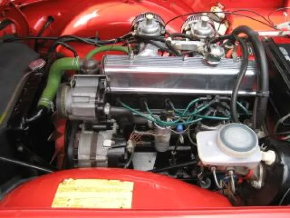 Vehicle Image 2 - 1976 Triumph TR6