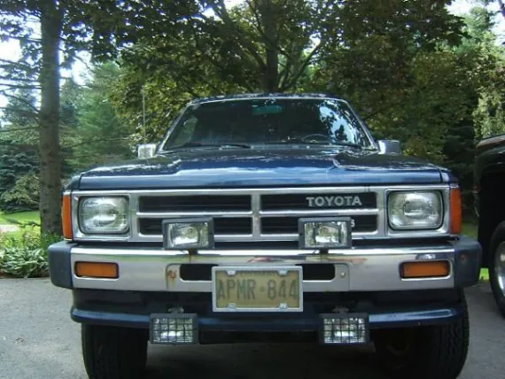 Vehicle Image 21 - 1988 Toyota 4Runner SR5 V6 EFI
