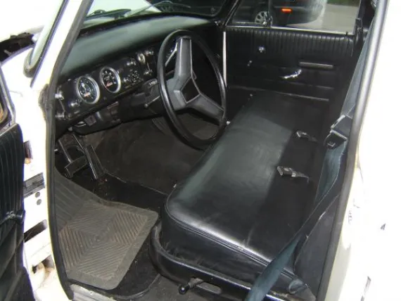 Vehicle Image 2 - 1981 Checker Marathon
