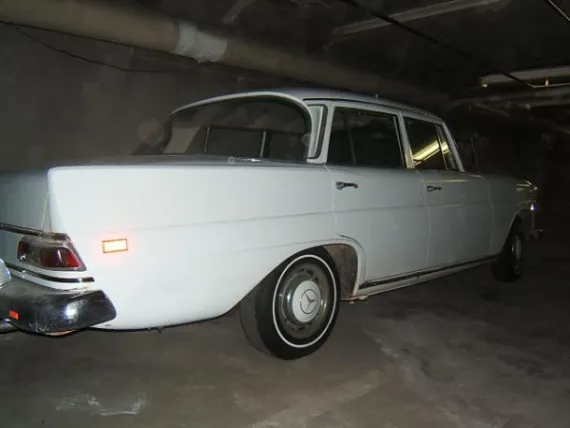 Vehicle Image 35 - 1965 Mercedes-Benz 200D