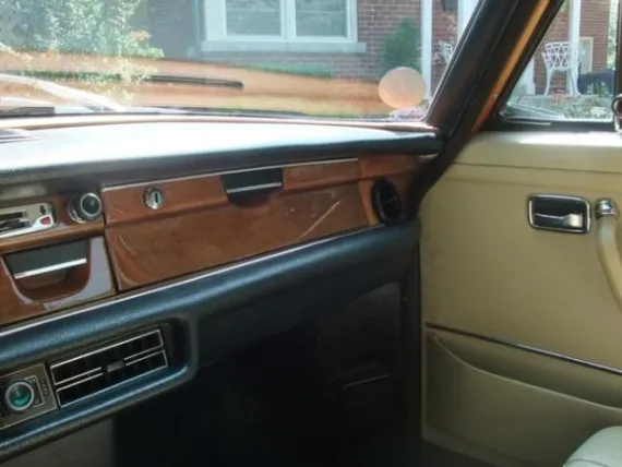 Vehicle Image 2 - 1972 Mercedes-Benz 280SEL