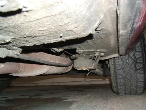 Vehicle Image 2 - 1975 Jaguar XJ12L