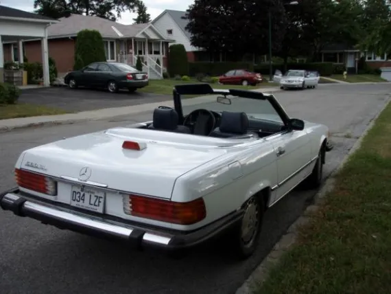 Vehicle Image 2 - 1987 Mercedes-Benz 560SL