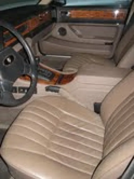 Vehicle Image 2 - 1987 Jaguar XJ6