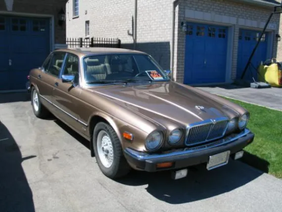 Vehicle Image 2 - 1989 Jaguar VDP