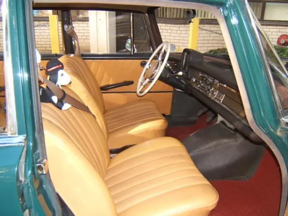 Vehicle Image 58 - 1965 Mercedes-Benz 220 4 Speed