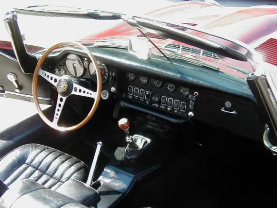 Vehicle Image 6 - 1971 Jaguar XKE Roadster