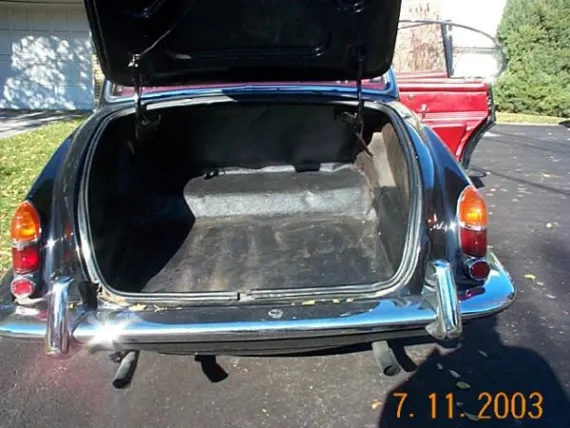 Vehicle Image 8 - 1967 Jaguar 420